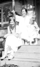 Inga, Isse and Lars-Gustaf in 1930.