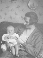 Baby Lars-Gustaf with his mother Inez (Isse).